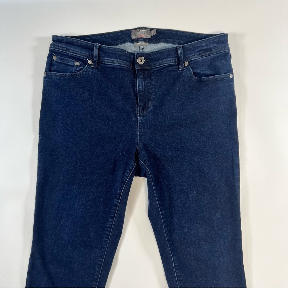 Torrid “Feel the Fit” Luxe Skinny Jeans – Women’s 18T - Picture 2 of 6